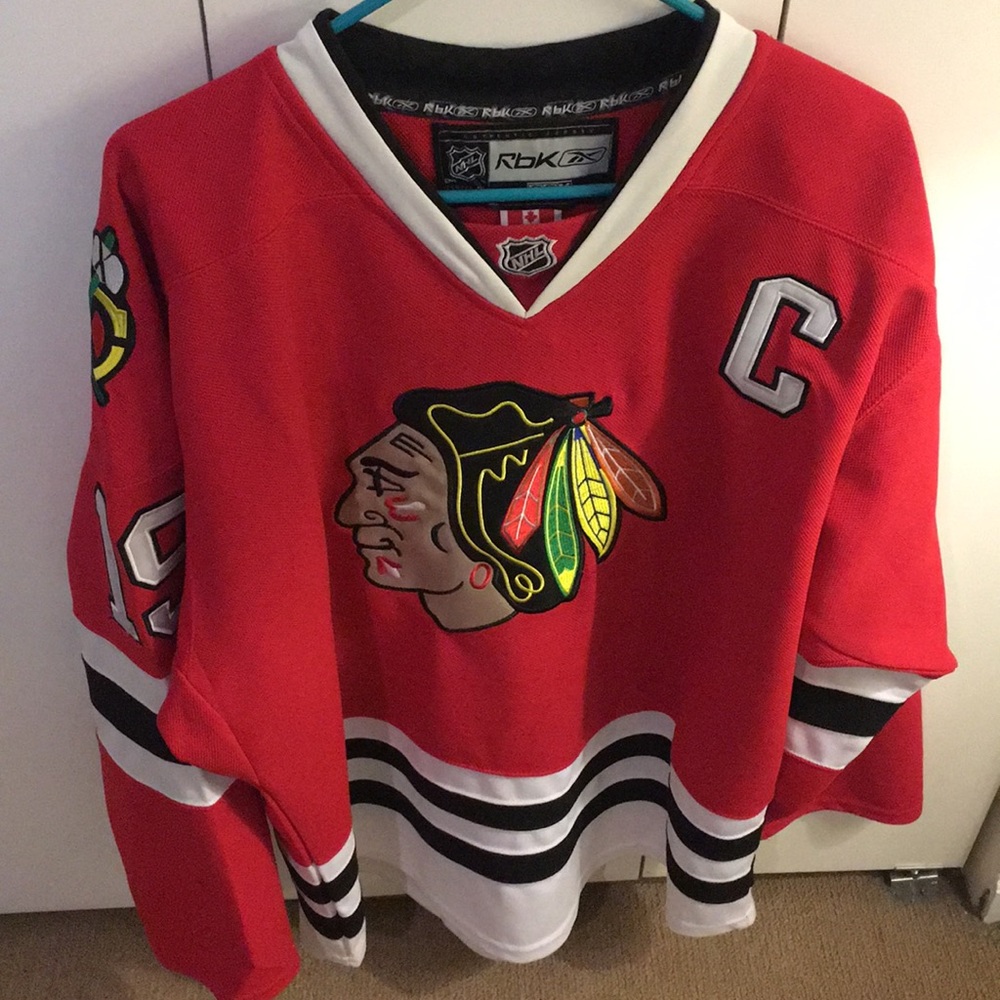 Authentic NHL Blackhawks Jersey - #19 Toews